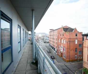 E.4.1 Whitehall Square Penthouse, Lisburn Road, Belfast BT12 5EG - Photo 4