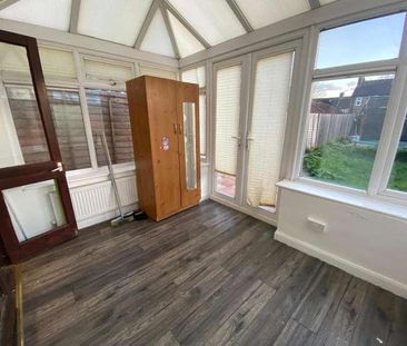 Robinson Road, Dagenham, RM10 - Photo 3