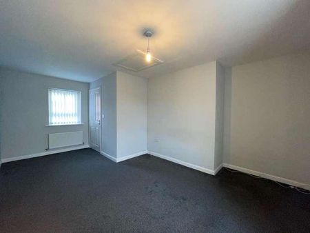 Star Carr Road, Cayton, YO11 - Photo 2