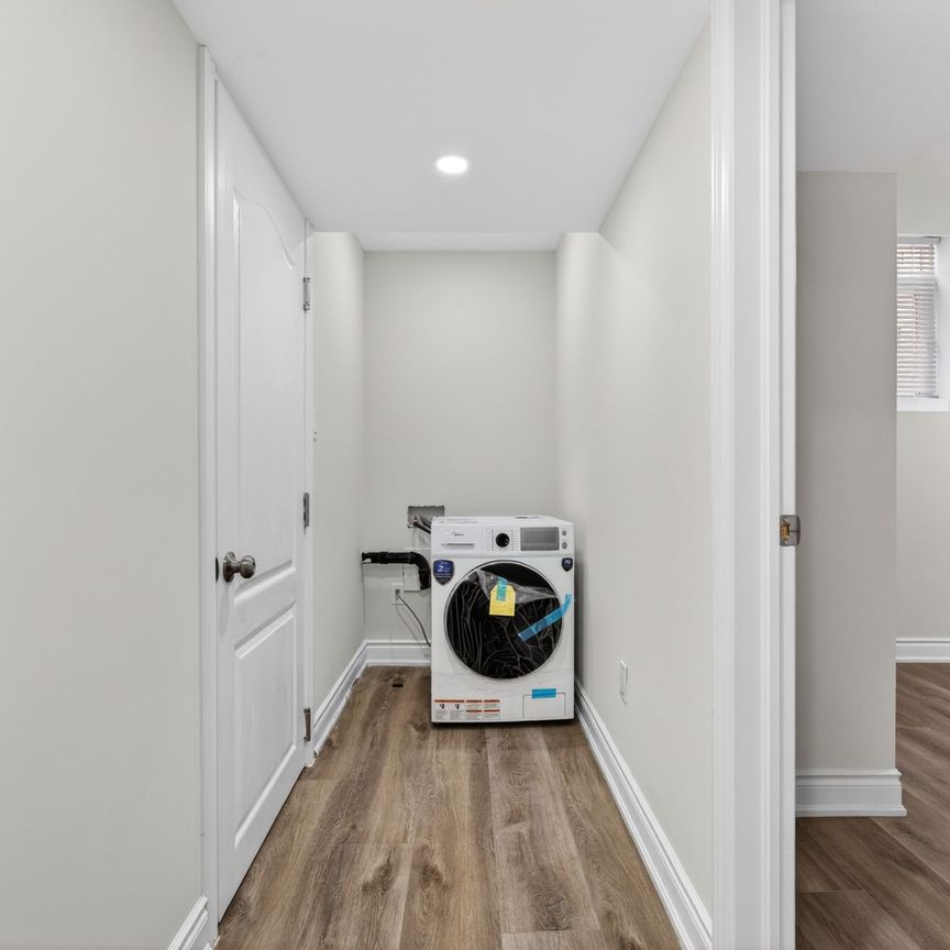 For Lease - 48 Eringate Court Unit# Lower, Hamilton, Ontario - Photo 1