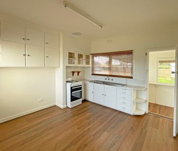 28 Brandy Creek Road, Warragul, Vic 3820 - Photo 3