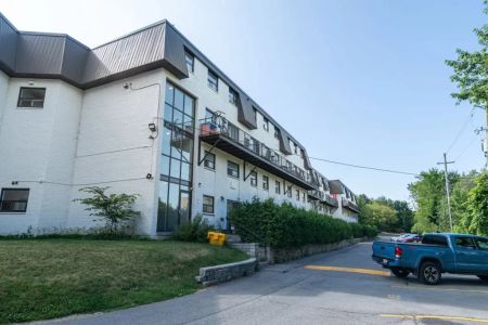 Laurentian - Photo 3