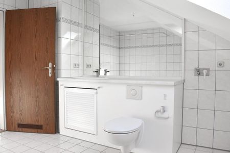 Loftartige Dachgeschosswohnung - 3 Zimmer - Aufzug - Photo 5