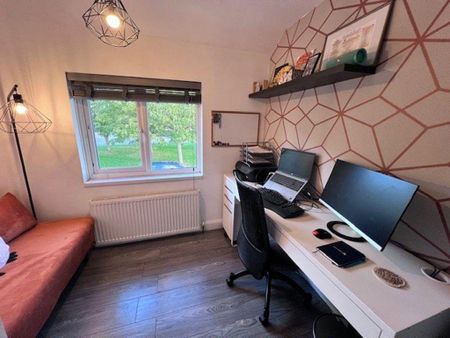 3 bedroom semi-detached house to rent - Photo 3