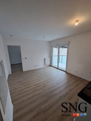 T2 AVEC TERRASSE + PARKING - Photo 1