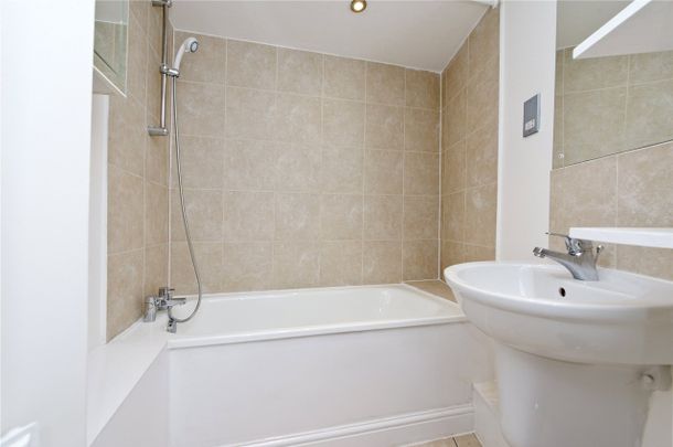 Cromwell Crescent, Kensington, SW5, London - Photo 1