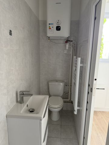 Location Appartement 1 pièce 22m² ST MAUR DES FOSSES 94210 - Photo 4