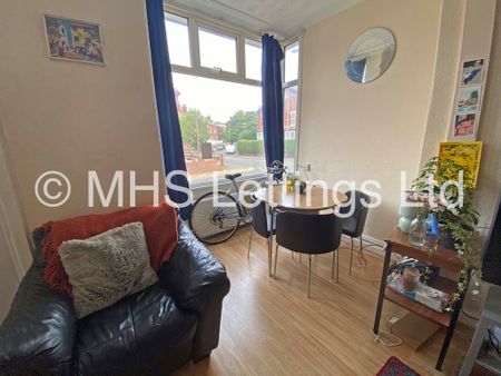 4 Bedroom Mid Terraced House for rent in Lumley Avenue - Photo 3