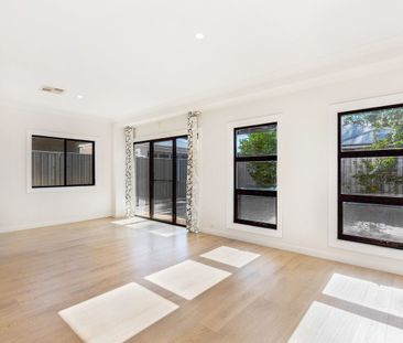 Coastal Convenience, City Access & Easy Living - Photo 1