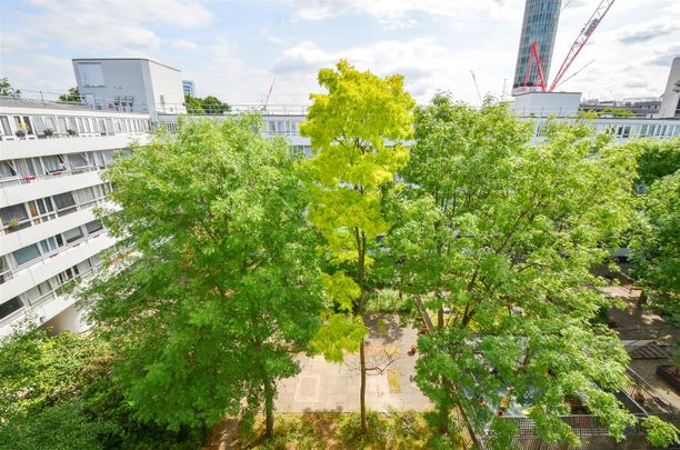 4 bedroom flat - Photo 1