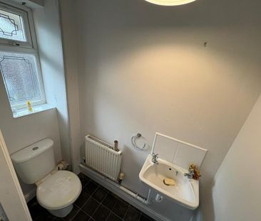 3 bedroom semi-detached house to rent - Photo 6