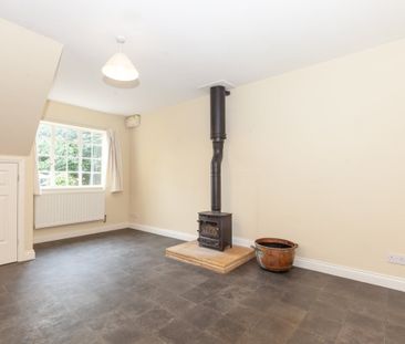 Southfields Place, Blakesley - Photo 1