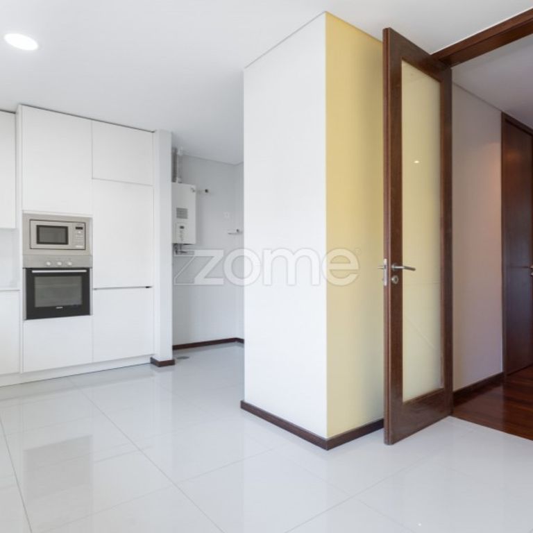 3 room luxury Apartment for rent in Vila Nova de Gaia, Portugal - Photo 1