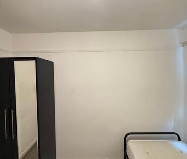 Room in a Shared Flat, Mildura Court, N8 - Photo 2