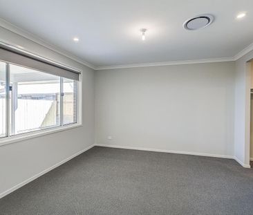 Large Modern Family Home in Everleigh Estate - Photo 2