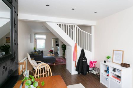 2 bedroom terraced house to rent - Photo 4