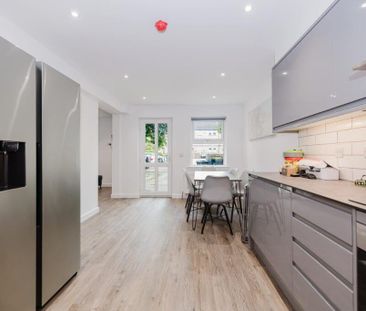 6 bedroom terraced house to rent - Photo 4