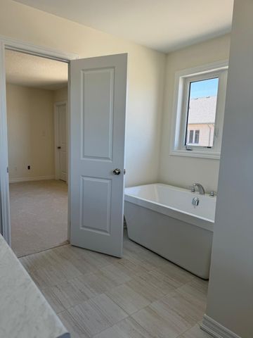 For Lease - 1124 Cameo Street, Pickering, Ontario - Photo 3