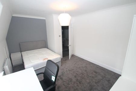 2 Bedroom | Flat 4, 18 Seaton Avenue, PL4 6QJ - Photo 3