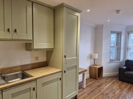 Apt 2 Slieve Mara House, 12 Great Georges Street, Warrenpoint, Newry, BT34 3HS - Photo 4