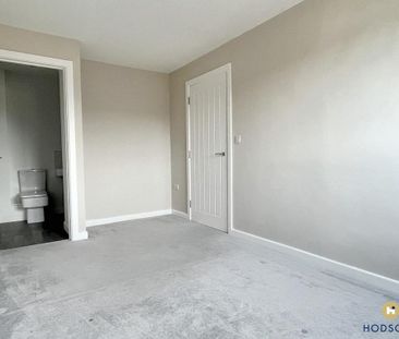 4 bedroom semi-detached house to rent - Photo 4