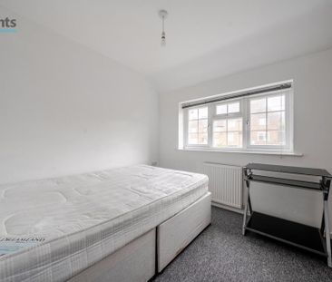 4 bedroom semi-detached house to rent - Photo 4