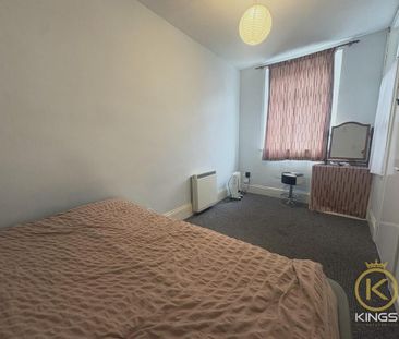2 bedroom ground floor flat to rent - Photo 2