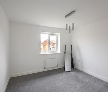 4 bedroom detached house to rent - Photo 3