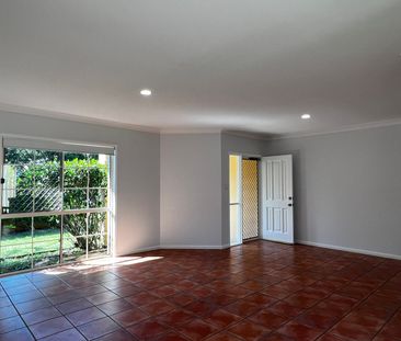 8 Devco Place, 4214, Ashmore Qld - Photo 3