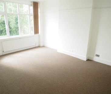 2 bedroom maisonette to rent - Photo 2
