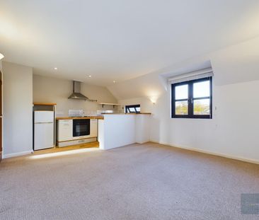 St Katherines Quay, Bradford on Avon, Wiltshire, BA15, Bradford-On-... - Photo 5