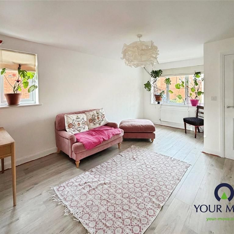 3 bedroom semi-detached house to rent - Photo 1