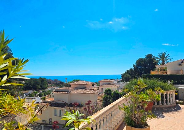 LONG TERM RENTAL Beautiful villa with sea views for rent in Benissa coast with 5 bedrooms.