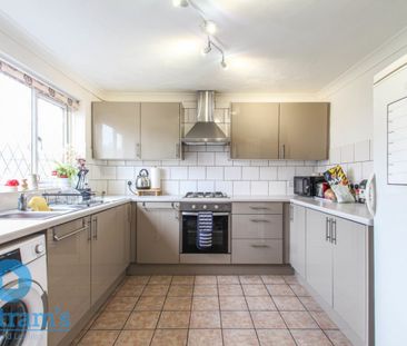 3 bed Mid Terraced House for Rent - Photo 3