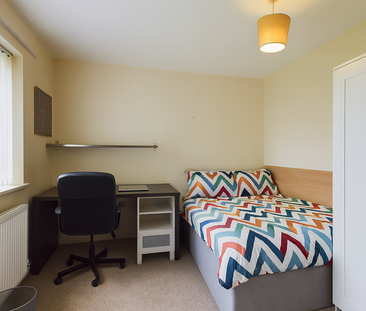 Kirby Corner Road Room 1 - Photo 1