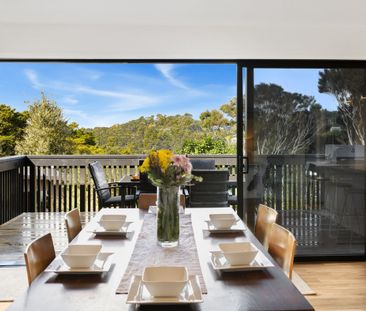 PAIHIA – BUSH & BEACH RETREAT IN A PEACEFUL CUL-DE-SAC - Photo 4