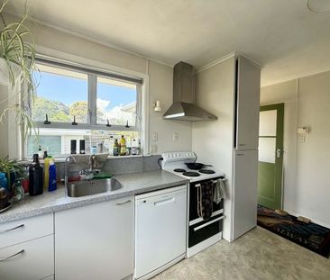 Solid three-bedroom in Spotswood - Photo 3