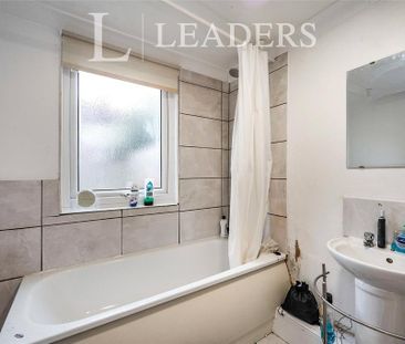 3 bedroom terraced house to rent - Photo 6