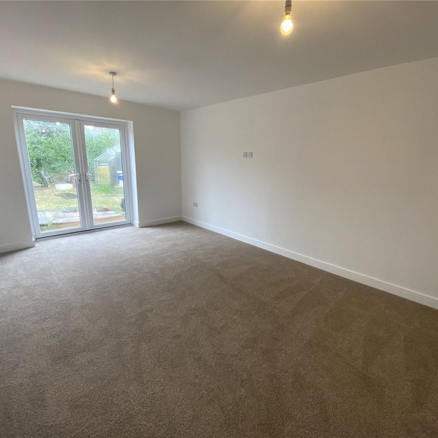 Bowbridge Road, Newark, Notts, NG24 - Photo 1