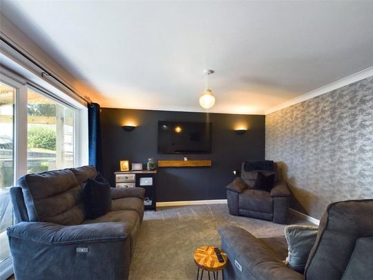 3 bedroom terraced house to rent - Photo 1