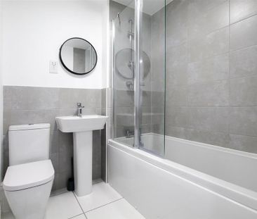 2 bedroom semi-detached house to rent - Photo 6