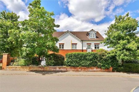 Kingsway, Woking, Surrey, GU21 - Photo 2