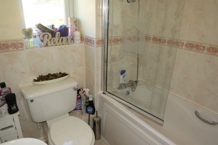 Matthews Drive, Maidenbower, CRAWLEY - Photo 5