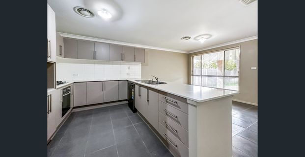 STROLL TO METRO RAIL - Photo 1