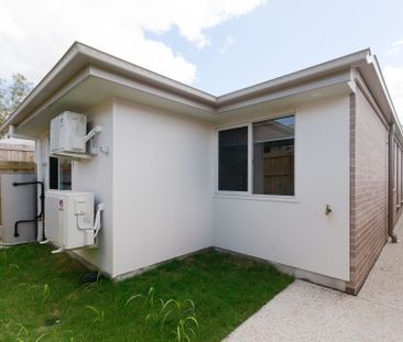 Comfortable Living in Convenient Location - Photo 6