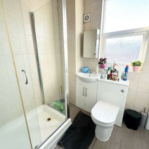 Flat 4 163 Hyde Park Road - Photo 3