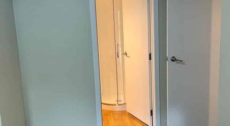 4 bedrooms with 4 ensuite bathrooms - Photo 5