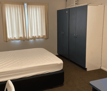 Fully furnished studio unit with one bathroom on the ground floor - Photo 2