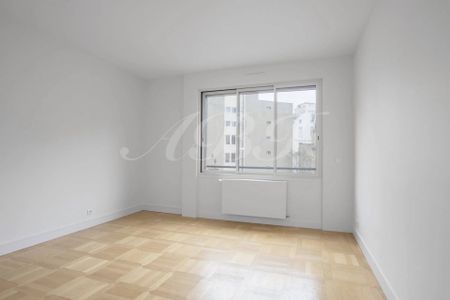 Rental Apartment Paris 16th Chaillot - Photo 3