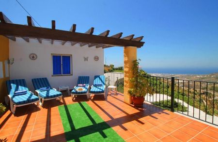 3 room luxury House for rent in Torrox, Andalusia - Photo 2